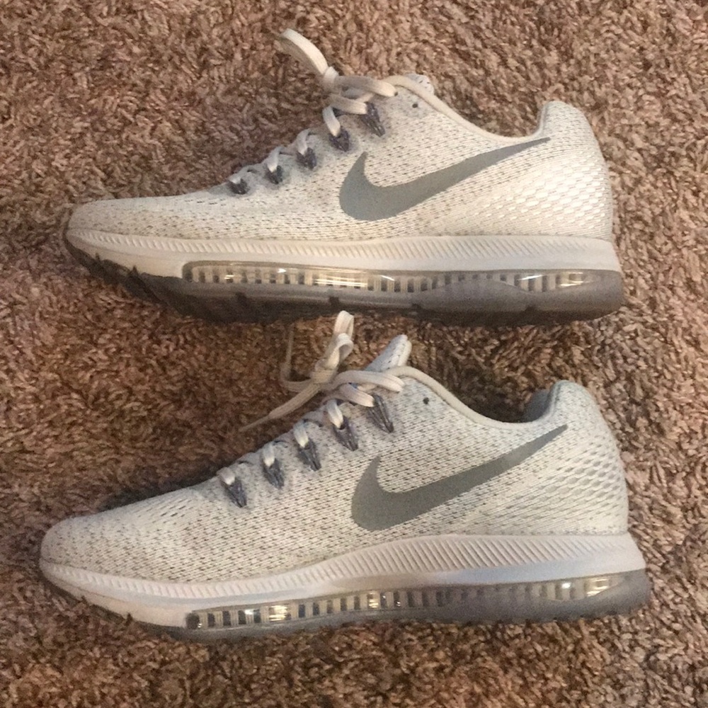 NEW nike zoom tennis shoes!